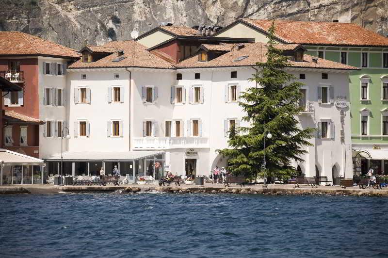 Hotel Geier Torbole Sul Garda Zewnętrze zdjęcie